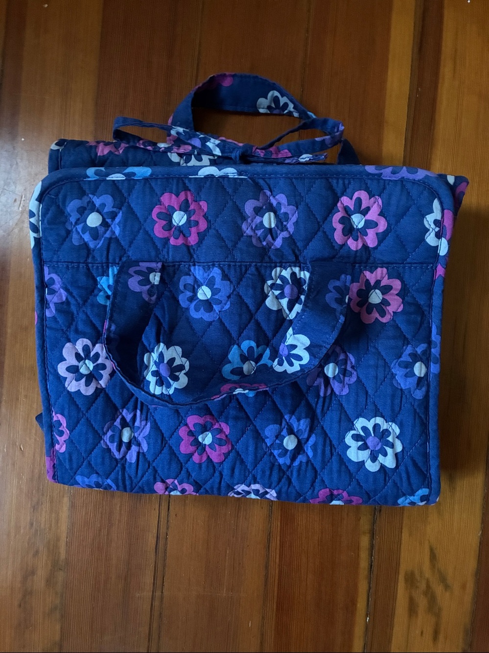 Vera Bradley hanging makeup organizer Ellie Flowers
